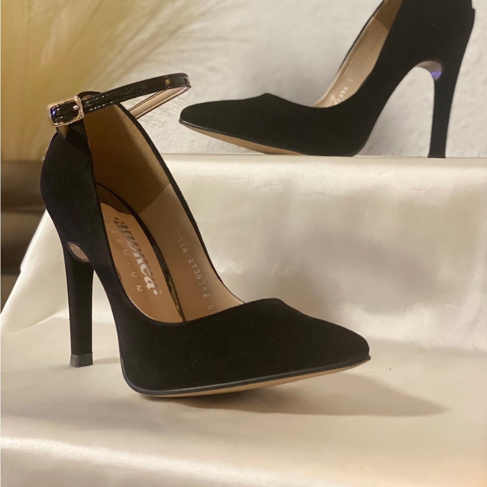 Gorgeous Black Fabric High Heels From Andrea With Ankle Strap - Picture 2 of 5
